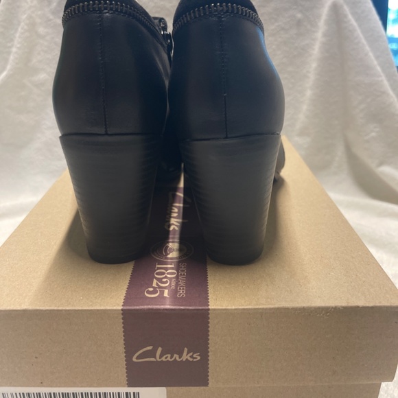 Clarks - Picture 3 of 11